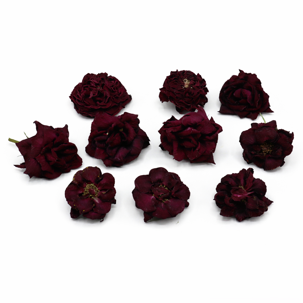 Gedrooge rode eetbare rozen, taarten