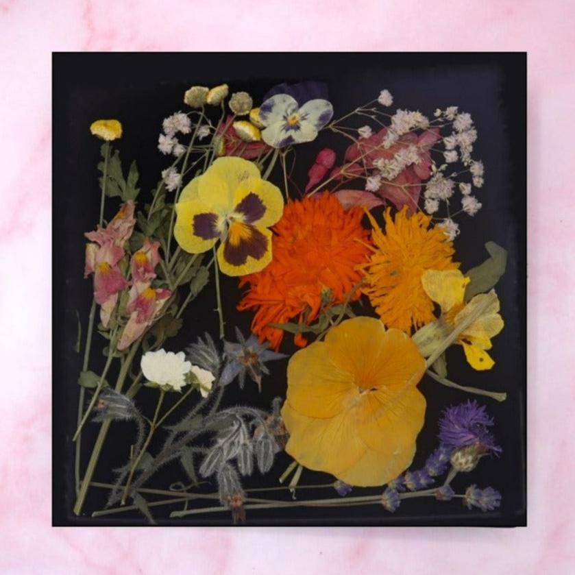 Bloemen in epoxy sieraden - DIY handleiding en tips Bloemen in epoxy sieraden - DIY handleiding en tips