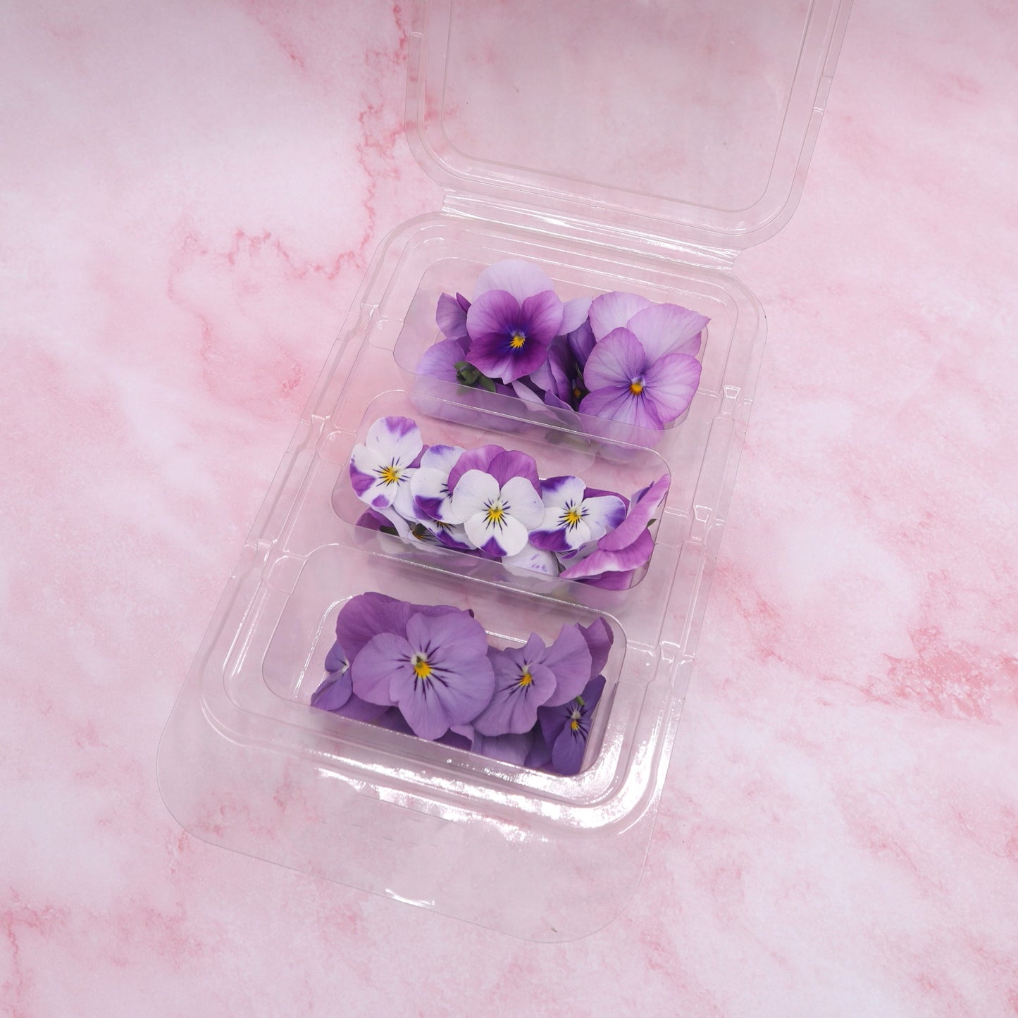 Lila eetbare viooltjes. Lila mix. Schattige kleuren, cupcake, taartjes